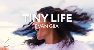 Tiny Life ミュージックビデオ