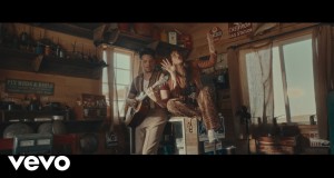 Siempre Llegas Tarde Musik Video