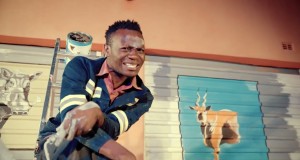 Rudo Here Video musicale
